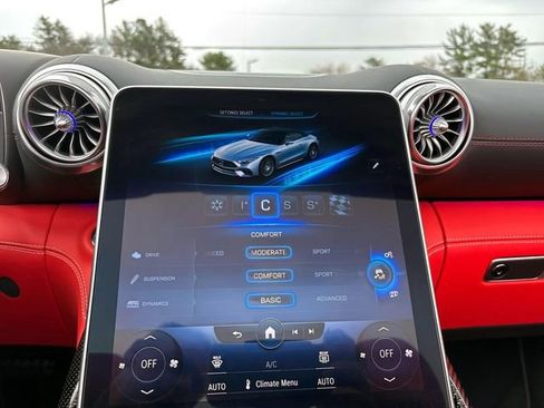 Used 2022 Mercedes-Benz SL 63 AMG 4MATIC w/ AMG Aerodynamic Package image 19