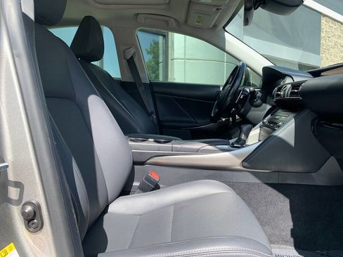 Used 2017 Lexus IS 300 AWD image 12