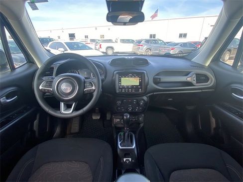 Used 2023 Jeep Renegade Latitude image 17
