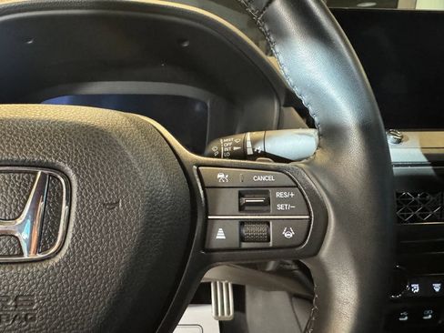 Used 2023 Honda Accord Sport image 12