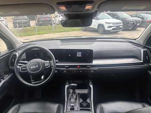 Used 2024 Kia Sorento S FWD image 36