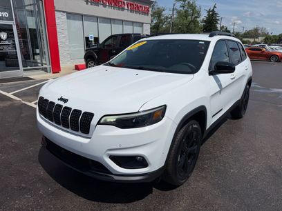 Used 2023 Jeep Cherokee Altitude Lux