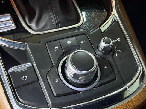 Used 2018 MAZDA CX-9 Signature image 31