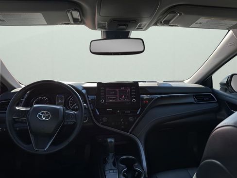 Used 2023 Toyota Camry SE image 21