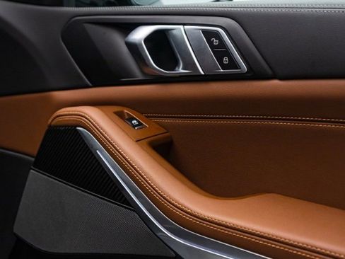 Used 2026 BMW X5 M60i image 32