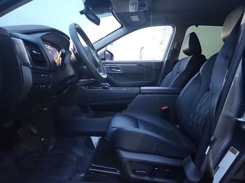 Used 2023 Nissan Rogue Platinum w/ Platinum Premium Package image 13