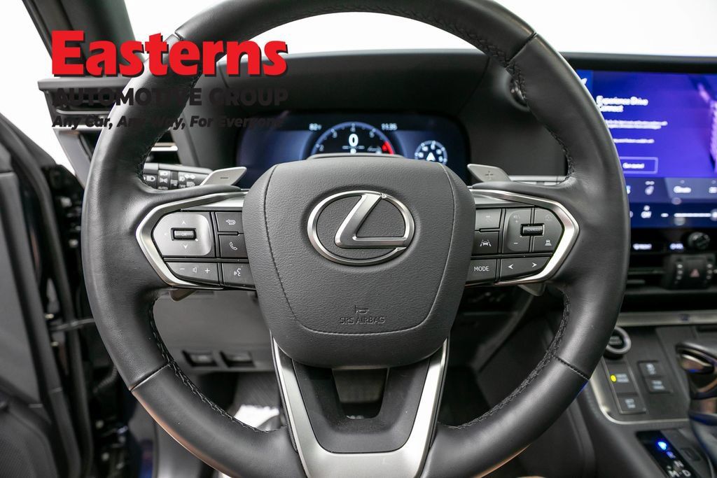 Used 2025 Lexus GX 550 w/ Accessory Package (2T) AWD/4WD image 12