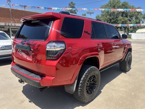 Used 2018 Toyota 4Runner TRD Off-Road Premium AWD/4WD image 6