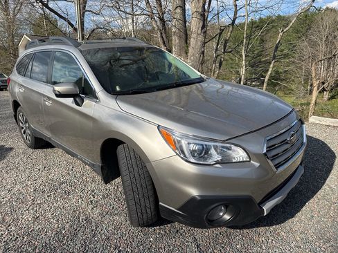 Used 2015 Subaru Outback 2.5i Limited image 5