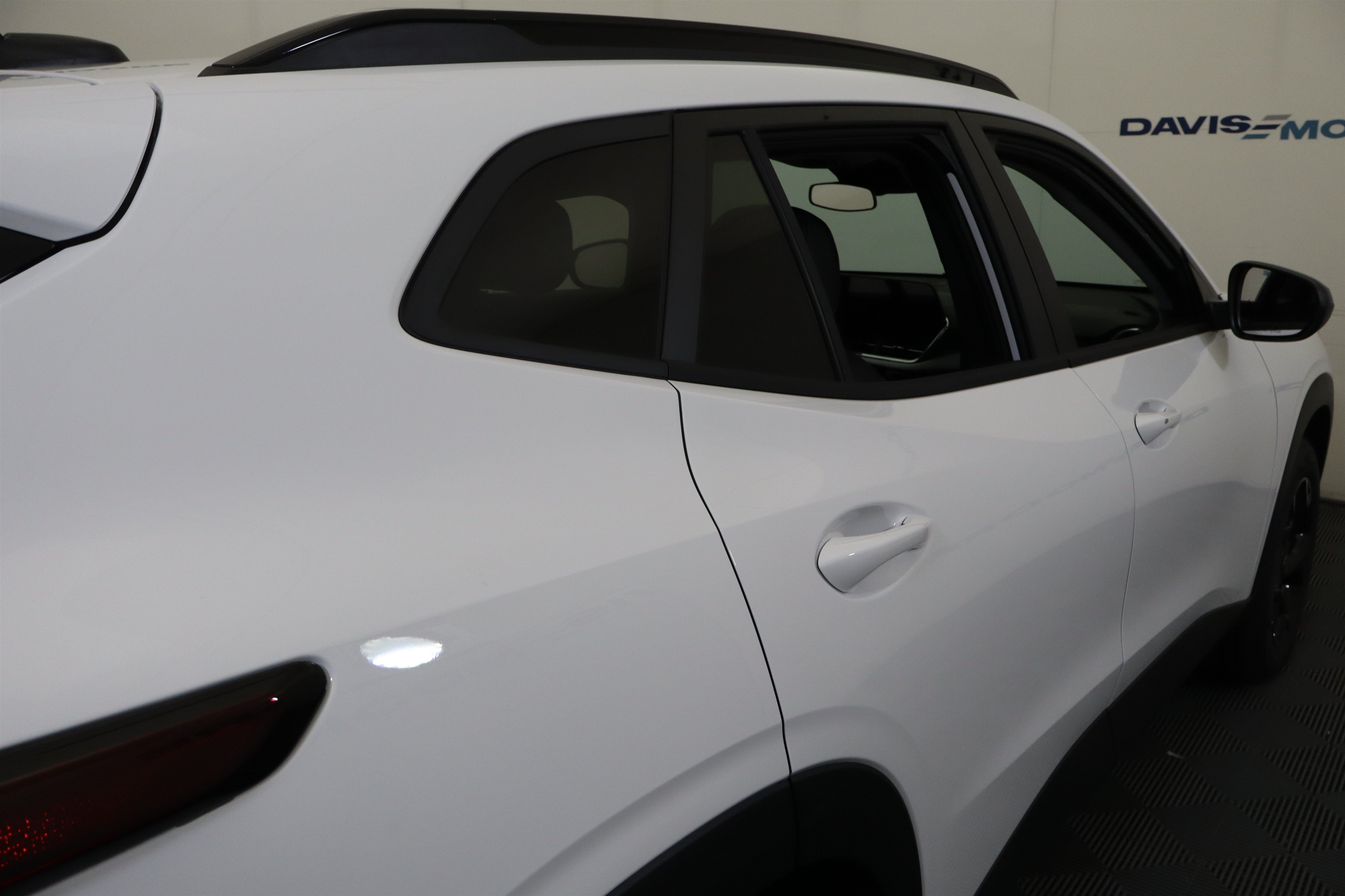 New 2026 Chevrolet Trax LT w/ Midnight Edition FWD image 7