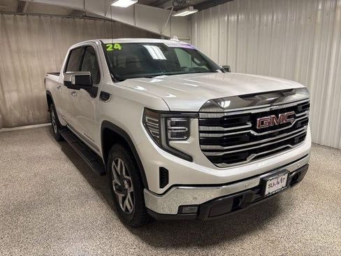 Used 2024 GMC Sierra 1500 SLT AWD/4WD image 3