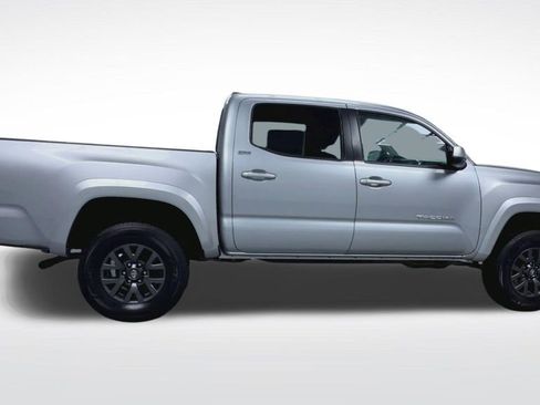 Used 2023 Toyota Tacoma SR5 AWD/4WD image 25