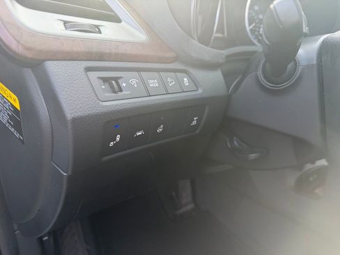 Used 2018 Hyundai Santa Fe Sport w/ 2.0T Ultimate Tech Package 05 AWD/4WD image 7