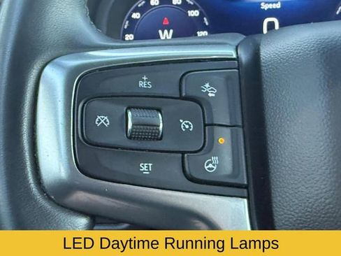 Used 2023 Chevrolet Suburban Premier image 18