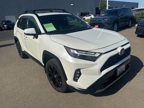 Used 2022 Toyota RAV4 SE w/ Convenience Package AWD/4WD image 5