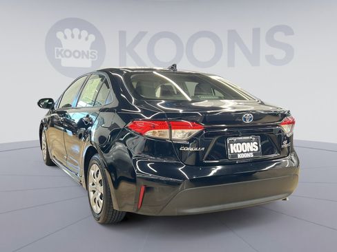 Used 2023 Toyota Corolla LE image 2