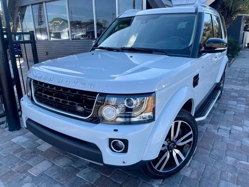 Used 2016 Land Rover LR4 HSE LUX image 24