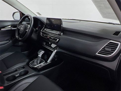 Used 2022 Kia Seltos SX image 39