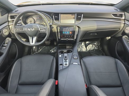 Certified 2025 INFINITI QX55 Essential image 9