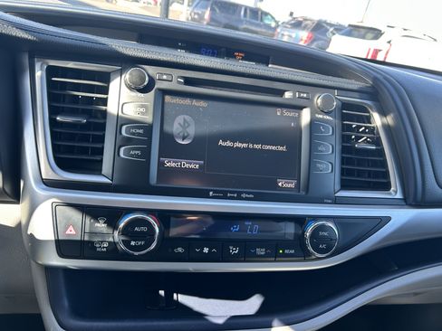 Used 2016 Toyota Highlander Plus AWD/4WD image 15