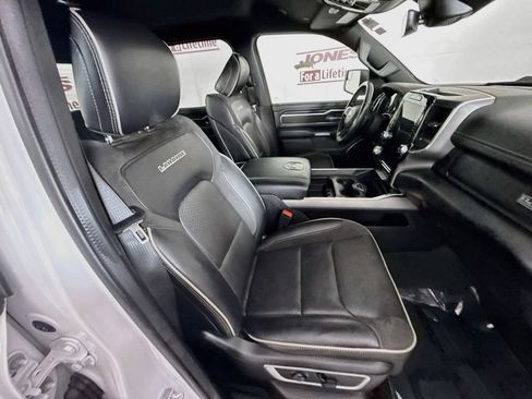 Used 2023 RAM 1500 Laramie AWD/4WD image 34