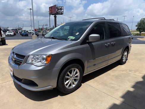 Used 2016 Dodge Grand Caravan SXT w/ Rear Park Assist Package FWD image 5
