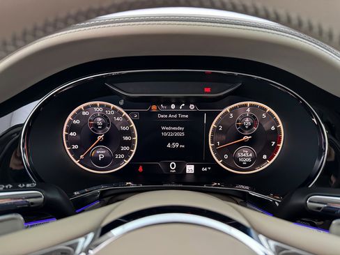 Used 2023 Bentley Flying Spur Azure image 22