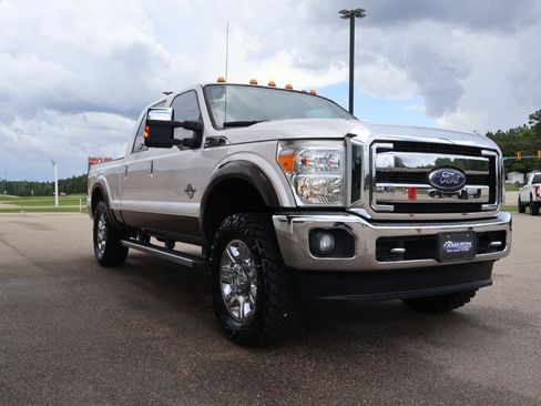 Used 2015 Ford F250 Lariat w/ Lariat Ultimate Package AWD/4WD image 4