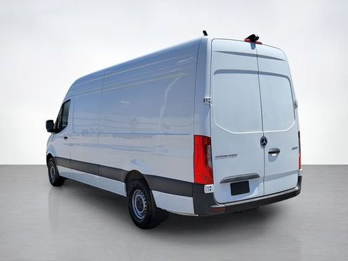 Used 2025 Mercedes-Benz Sprinter 2500 image 5