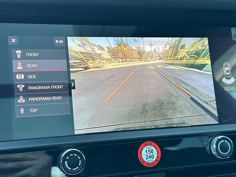 Certified 2023 Porsche Macan image 20