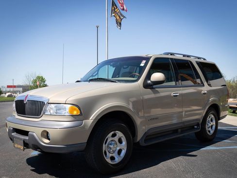 Used 1998 Lincoln Navigator 4WD image 13