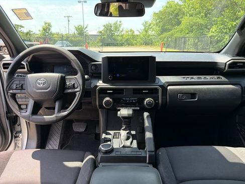 Used 2025 Toyota Tacoma SR AWD/4WD image 15