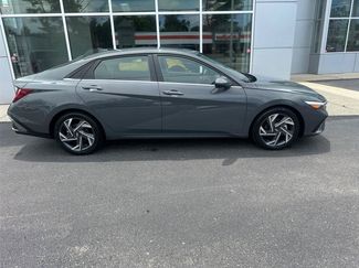 Used 2025 Hyundai Elantra SEL FWD video 2