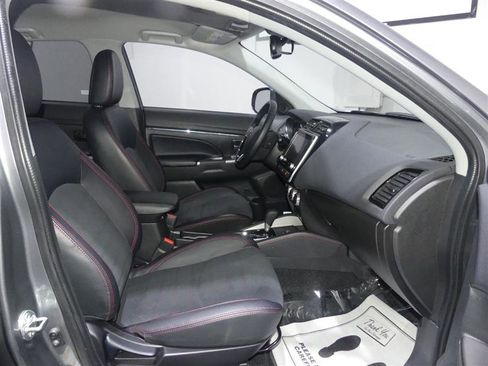 Used 2025 Mitsubishi Outlander Sport SE image 22
