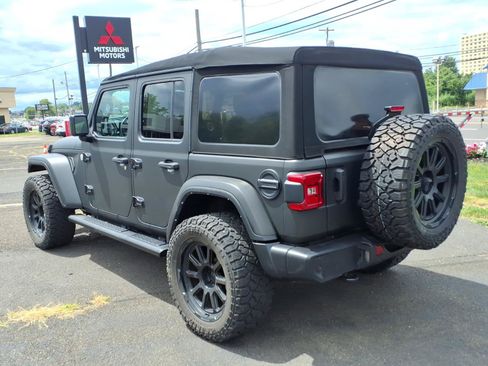 Used 2022 Jeep Wrangler Unlimited Sahara w/ LED Lighting Group AWD/4WD image 6