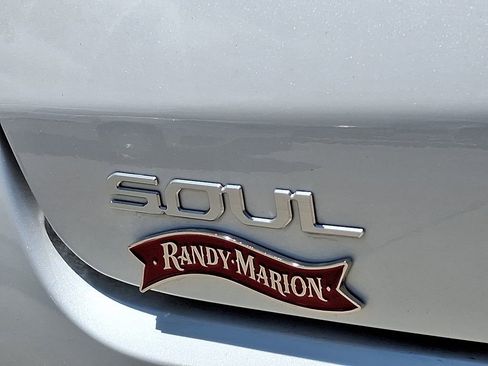 Used 2025 Kia Soul LX w/ LX Technology Package FWD image 31
