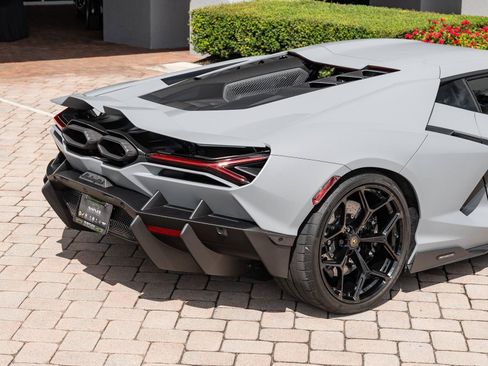 Used 2024 Lamborghini Revuelto AWD/4WD image 4