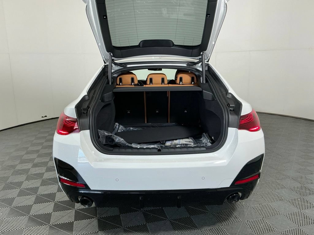 New 2026 BMW 430i xDrive w/ M Sport Package AWD/4WD image 29