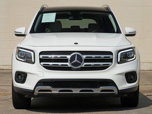 Used 2022 Mercedes-Benz GLB 250 w/ Premium Package Lite image 6