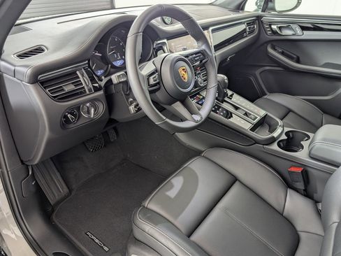 New 2026 Porsche Macan Turbo image 4