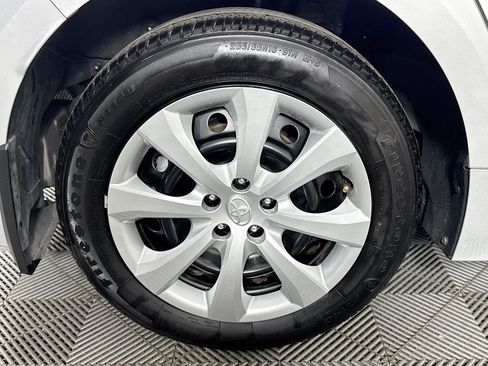 Used 2025 Toyota Corolla LE FWD image 30