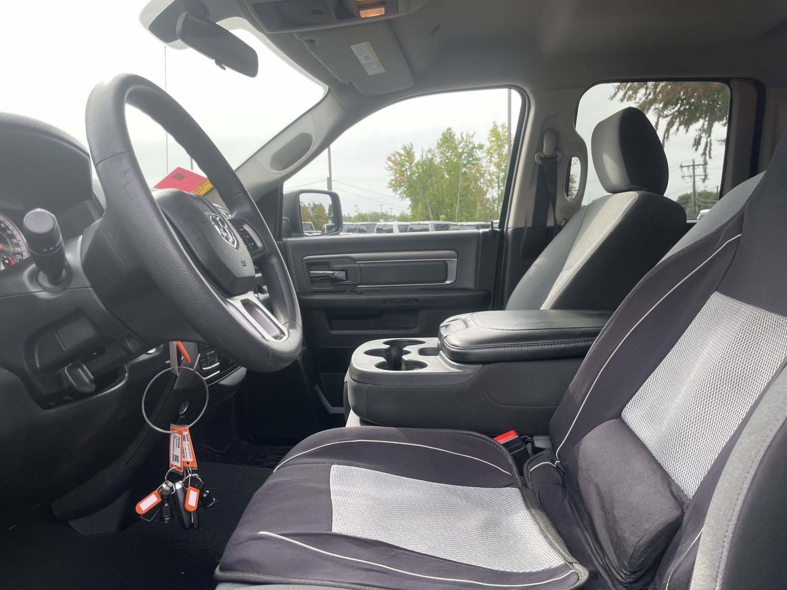 Used 2024 RAM 1500 Classic SLT AWD/4WD image 13