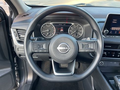 Used 2023 Nissan Rogue S image 15