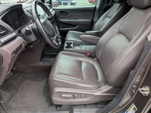 Used 2018 Honda Odyssey Touring image 15