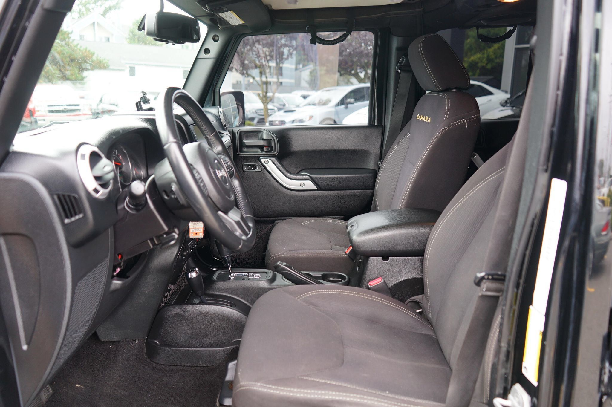 Used 2013 Jeep Wrangler Unlimited Sahara w/ Dual Top Group AWD/4WD image 12
