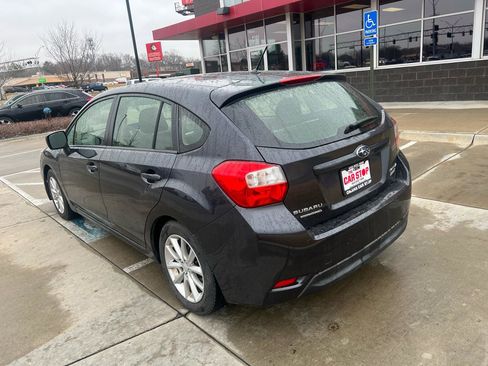 Used 2013 Subaru Impreza 2.0i Premium w/ All-Weather Pkg image 8