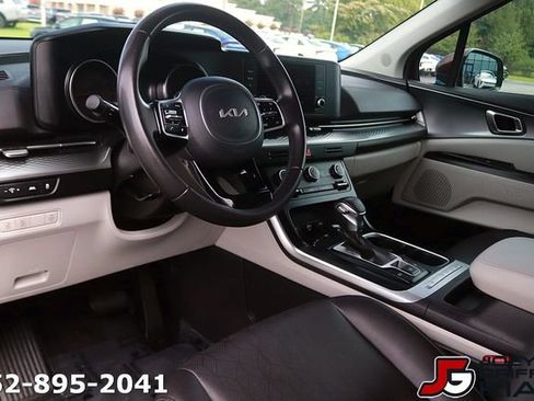 Certified 2024 Kia Carnival LX FWD image 13