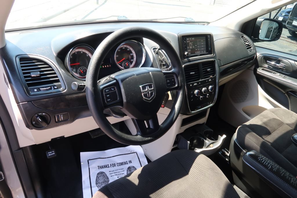 Used 2018 Dodge Grand Caravan SE w/ UConnect Hands-Free Group FWD image 6