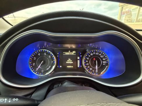 Used 2016 Chrysler 200 Limited w/ Convenience Group image 15