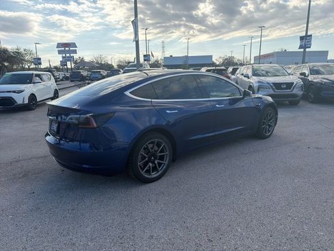 Used 2020 Tesla Model 3 Standard Range Plus image 9